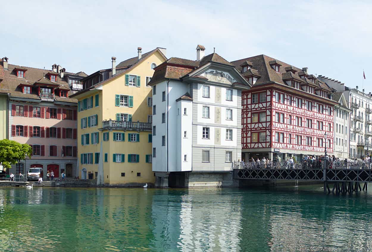 The city of Lucerne. A gem nestling between lake and mountains.